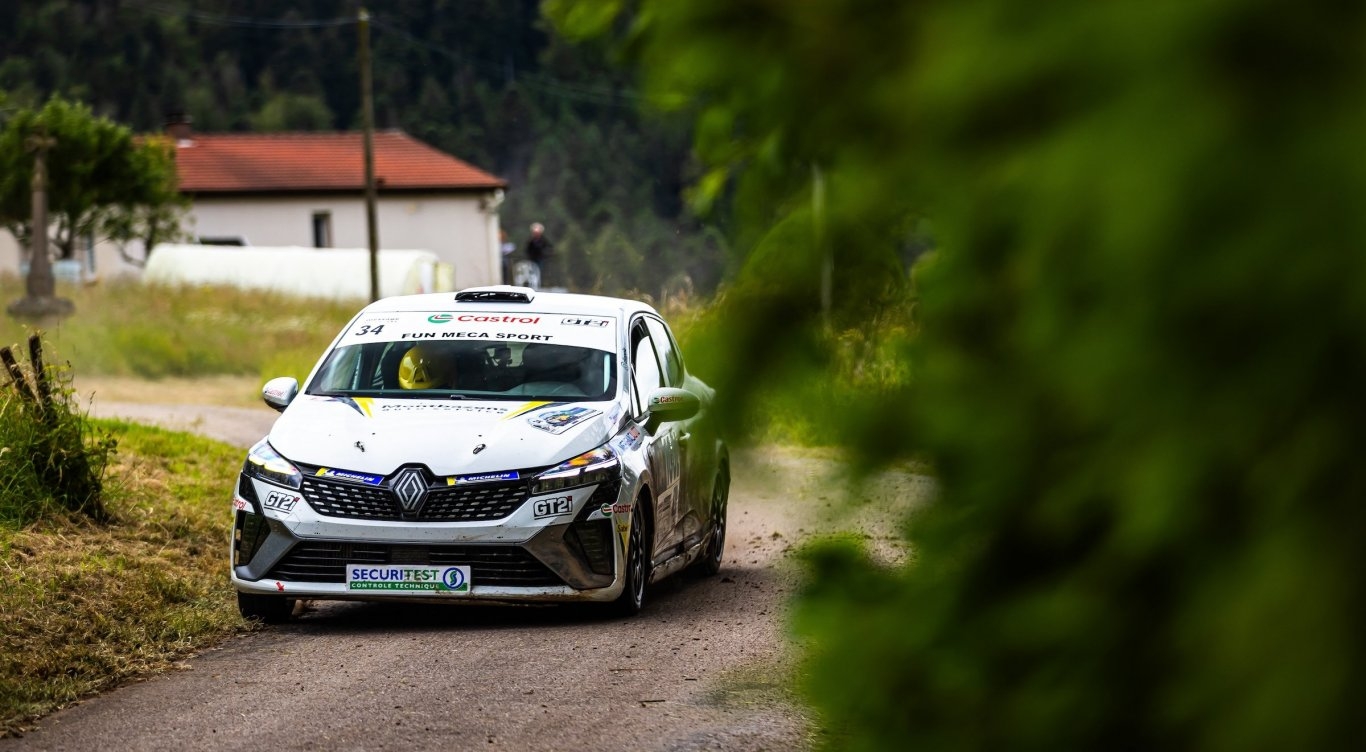 Cliquez sur l'image pour la voir en taille réelle 

Nom : 		Clio Trophy France Asphalte.jpg 
Affichages :	104 
Taille :		440,6 Ko 
ID : 			536